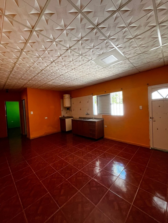 CASA EN VENTA- oportunidad inversion, Colonia avellaneda 
