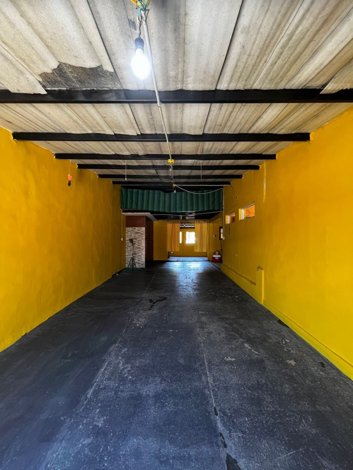CASA EN VENTA- oportunidad inversion, Colonia avellaneda 