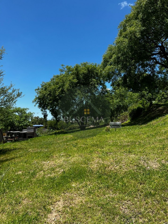 VENTA - Lote 771 m² en B° Privado Puerto Urquiza - Todos los Servicios