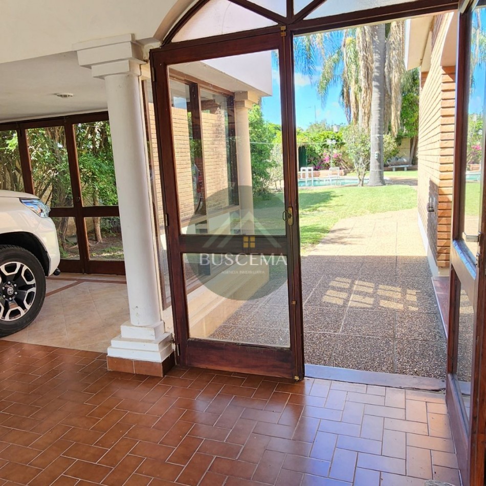 VENTA - Casa Premium 1.218 m² en Zona Sur c/ Piscina Climatizada + Lote Propio Adicional
