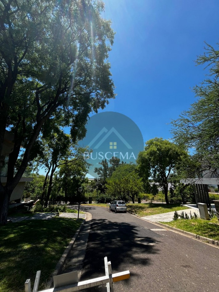 VENTA - Lote 771 m² en B° Privado Puerto Urquiza - Todos los Servicios