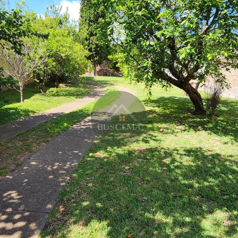 VENTA - Casa Premium 1.218 m² en Zona Sur c/ Piscina Climatizada + Lote Propio Adicional