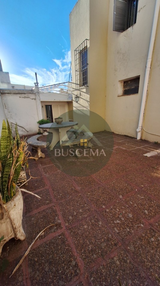 CASA EN ALQUILER - ZONA PARQUE URQUIZA