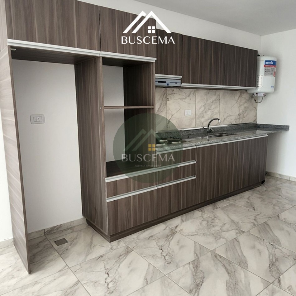 Semipiso en pleno centro EN VENTA - Calle Alem 866