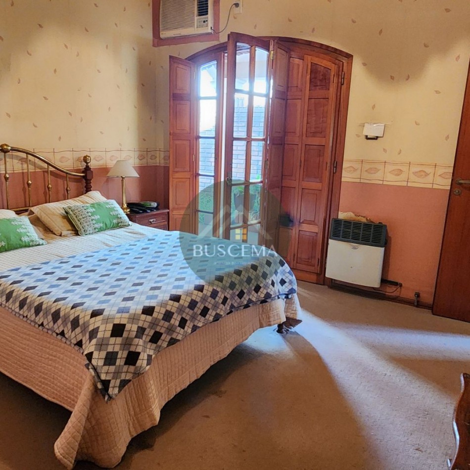 VENTA - Casa Premium 1.218 m² en Zona Sur c/ Piscina Climatizada + Lote Propio Adicional