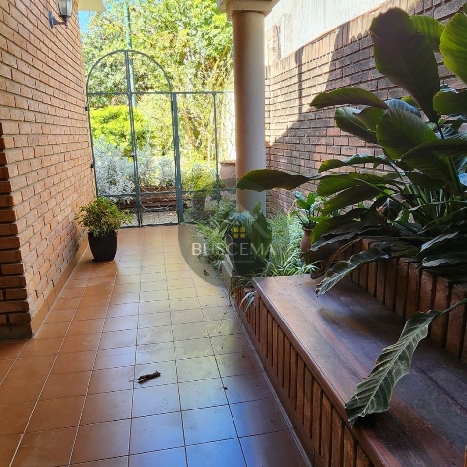 VENTA - Casa Premium 1.218 m² en Zona Sur c/ Piscina Climatizada + Lote Propio Adicional