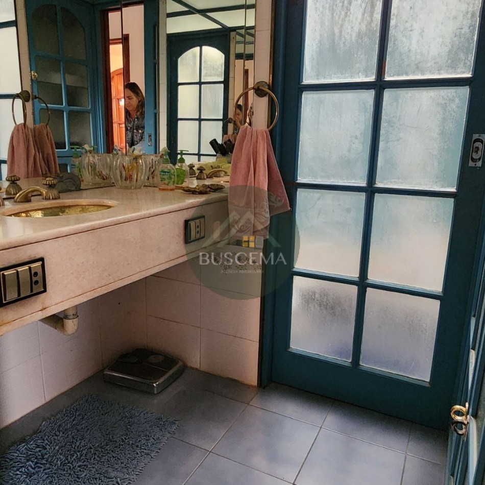 VENTA - Casa Premium 1.218 m² en Zona Sur c/ Piscina Climatizada + Lote Propio Adicional