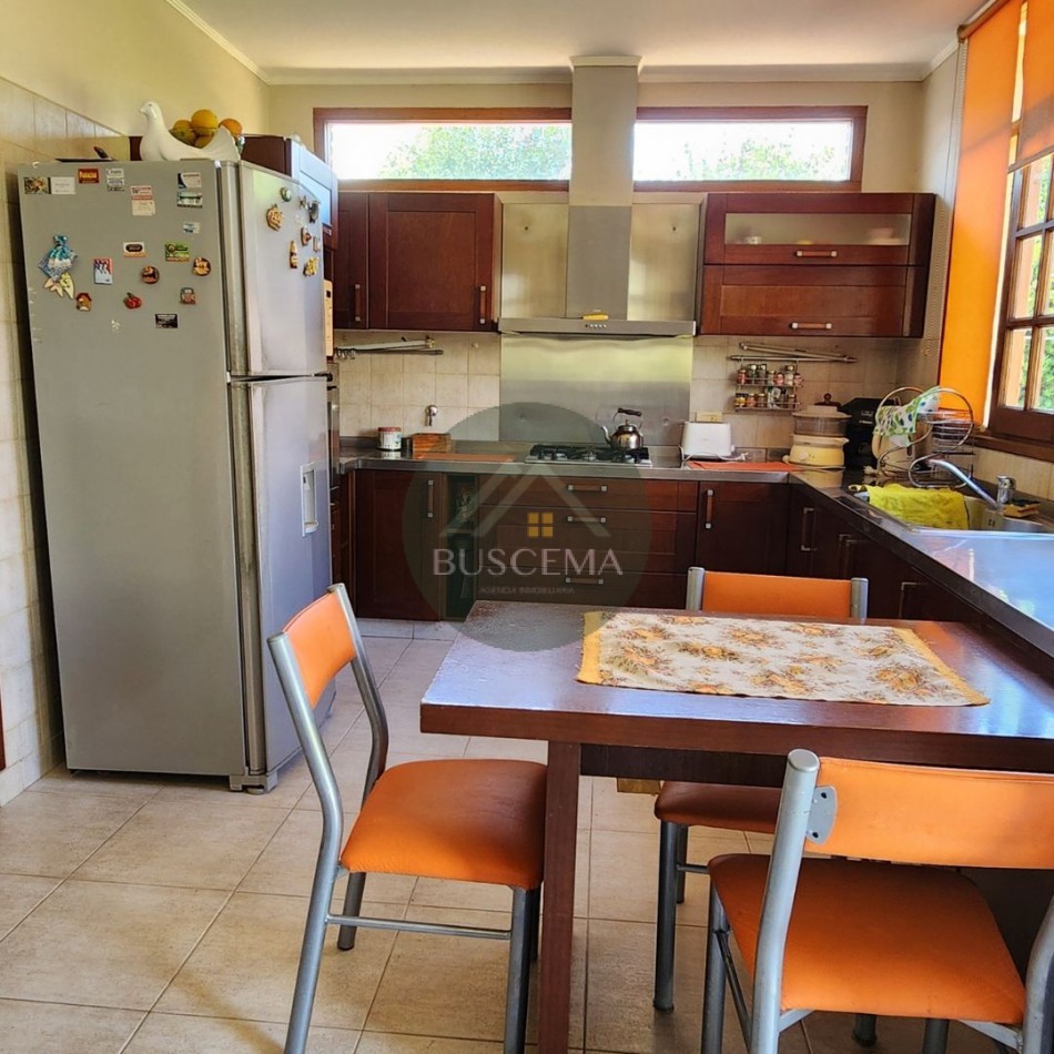 VENTA - Casa Premium 1.218 m² en Zona Sur c/ Piscina Climatizada + Lote Propio Adicional