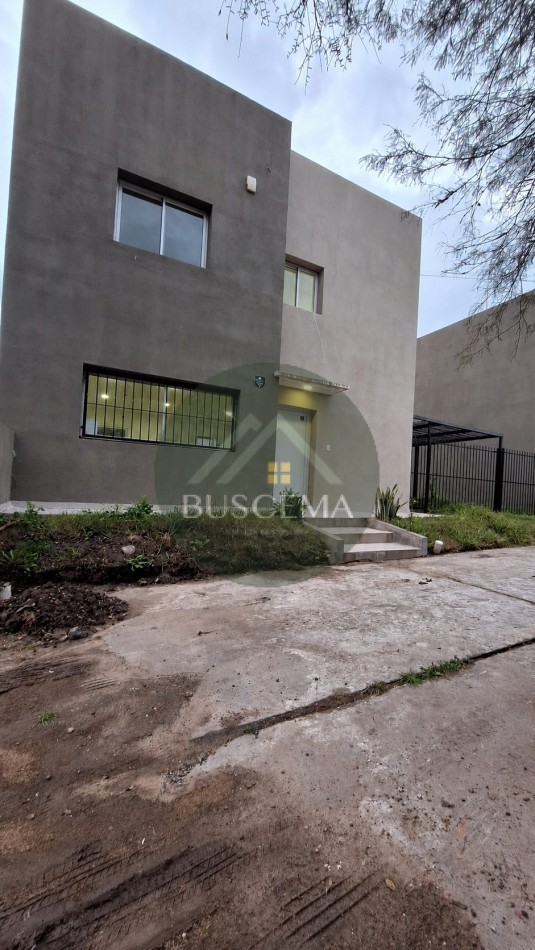 CASA EN ALQUILER 3 HABITACIONES, 3 BAÑOS Y PILETA
