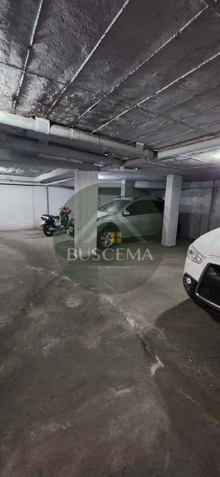 EN VENTA - COCHERA TECHADA EN MICROCENTRO
