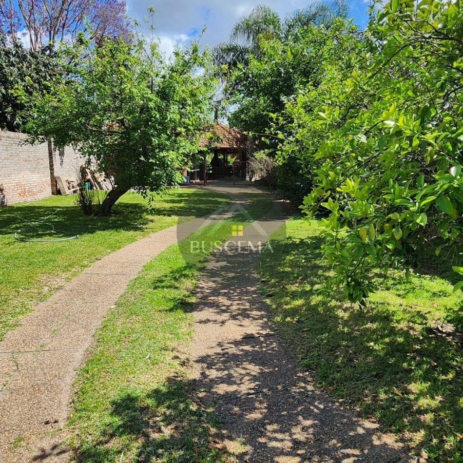 VENTA - Casa Premium 1.218 m² en Zona Sur c/ Piscina Climatizada + Lote Propio Adicional