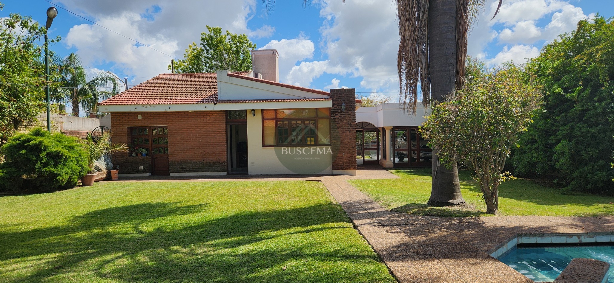 ESPECTACULAR CASA EN VENTA - ZONA SUR DE PARANA 