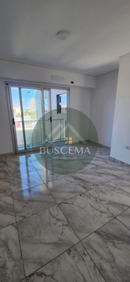 Semipiso en pleno centro EN VENTA - Calle Alem 866