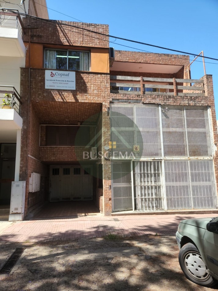VENTA GRAN PROPIEDAD MULTIUSO - Calle Nogoya