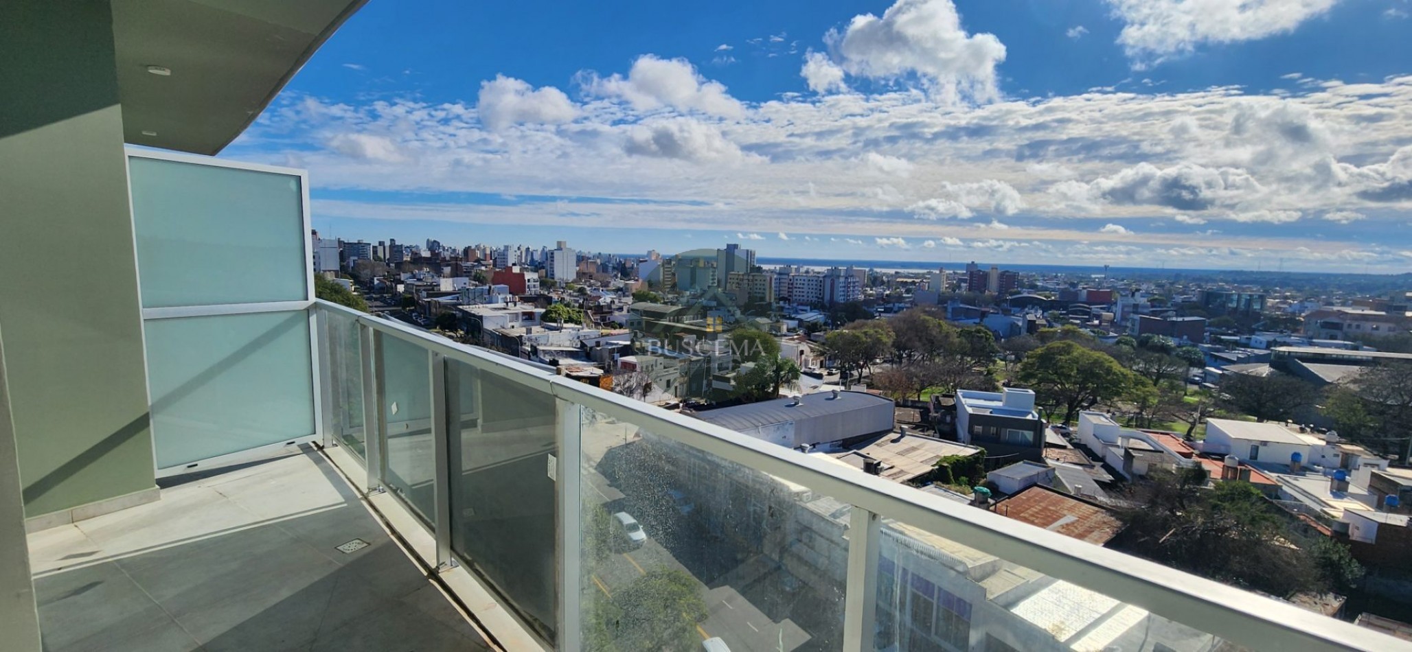 Semipiso en pleno centro EN VENTA - Calle Alem 866