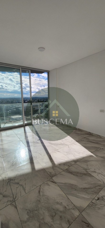 Semipiso en pleno centro EN VENTA - Calle Alem 866