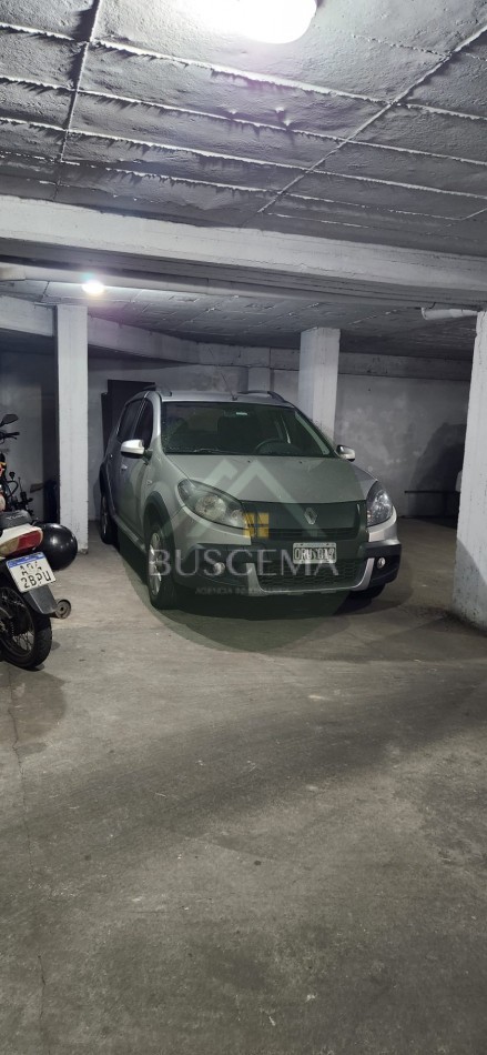 EN VENTA - COCHERA TECHADA EN MICROCENTRO