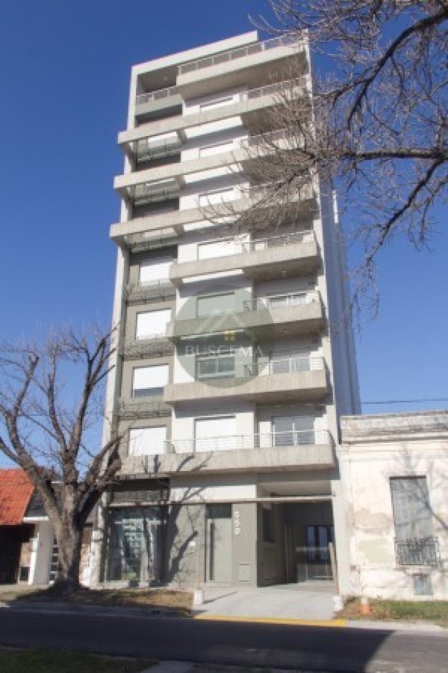 EN VENTA HERMOSO MONOAMBIENTE CON COCHERA