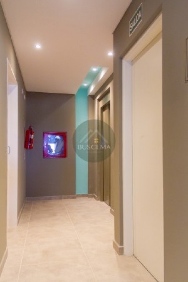 EN VENTA HERMOSO MONOAMBIENTE CON COCHERA