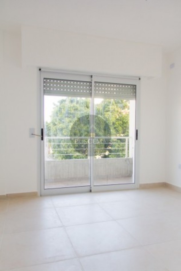 EN VENTA HERMOSO MONOAMBIENTE CON COCHERA