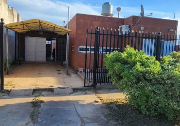 VENTA - Casa 2 Dormitorios en Esquina - San Benito